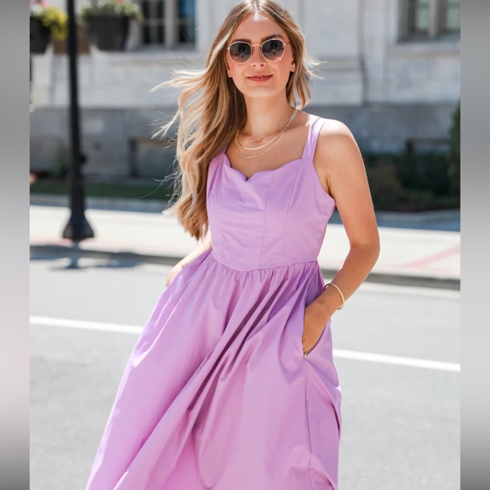 ⭐️Gala Perfection lavender maxi. Scalloped neckline - Picture 2 of 16